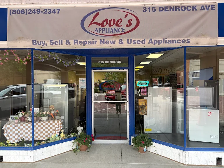 Love's Appliance storefront on Denrock Avenue in Dalhart, with appliances in the windows